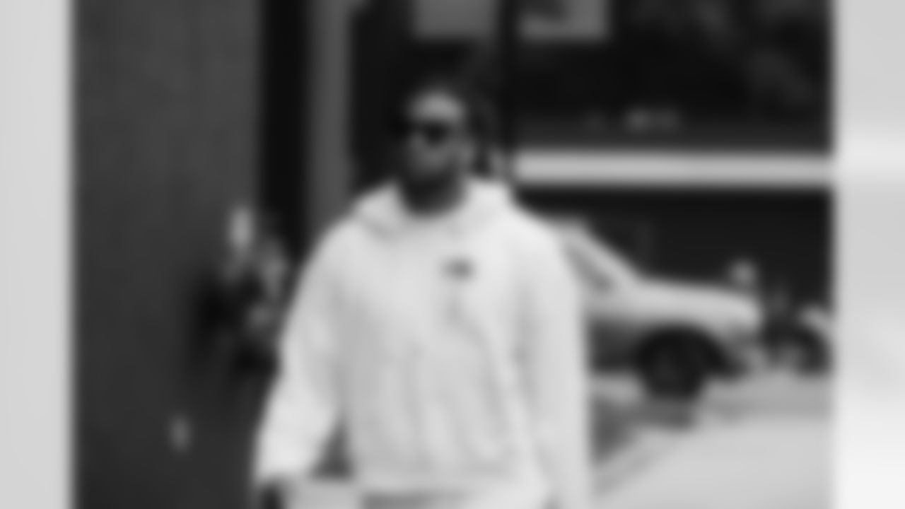LB - Shaq Thompson