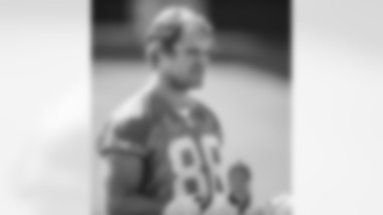 TE Greg Olsen