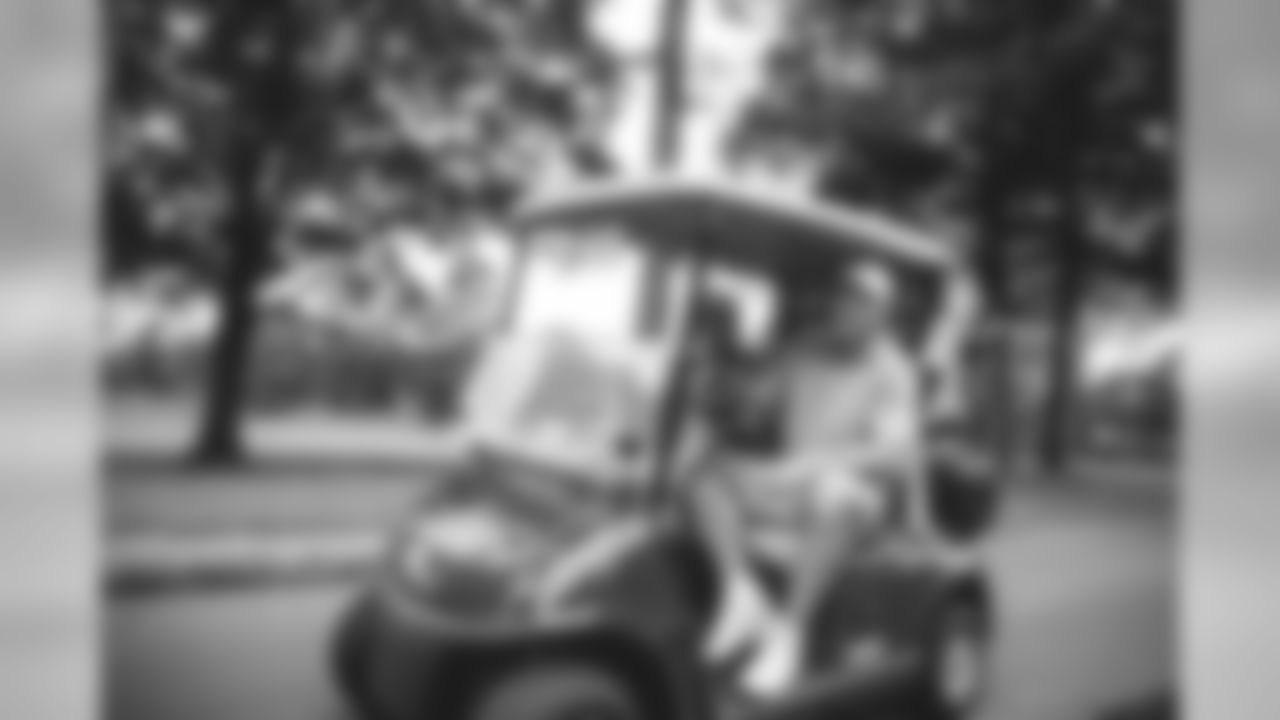 E_1D2_1489