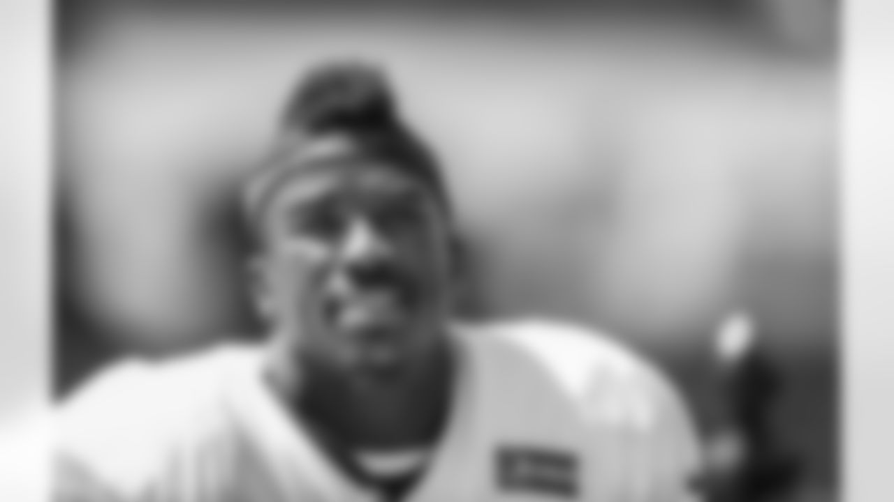 LB Jason Williams