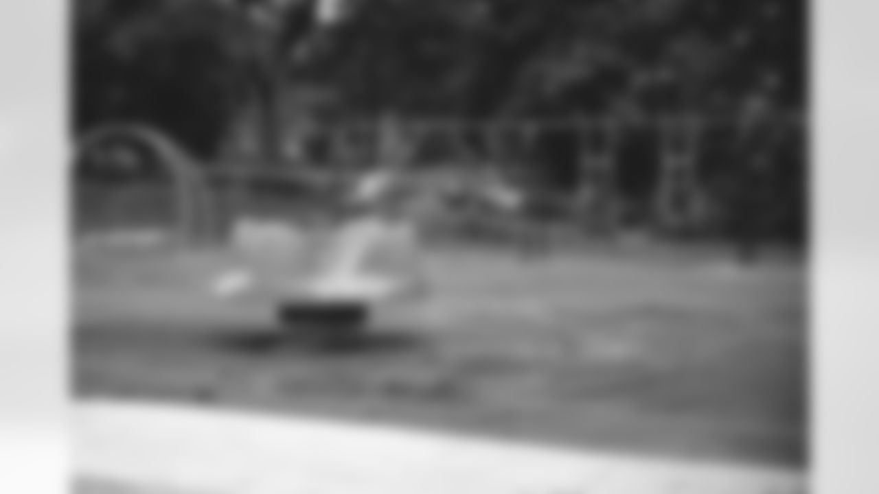E_1D3_2433