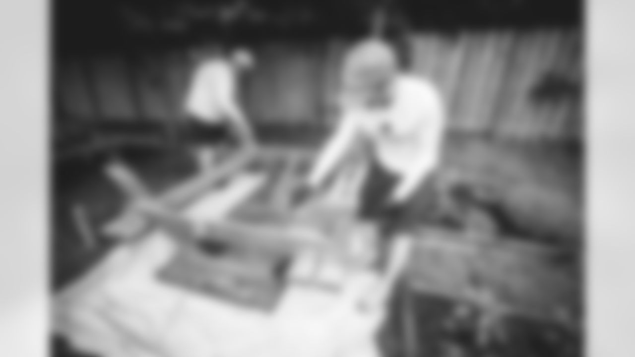 E_1D3_1081