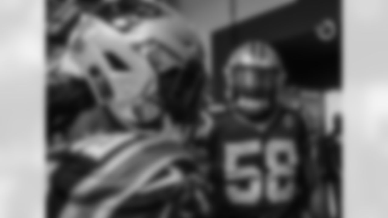 2018_11_25 CARvsSEA warmups 0071