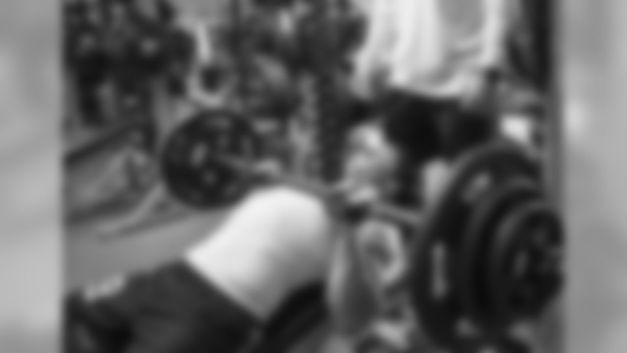 LB Luke Kuechly