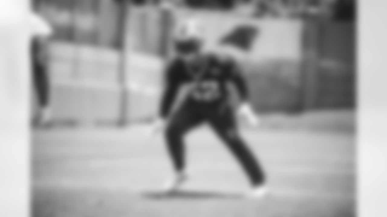 52 - LB Denzel Perryman