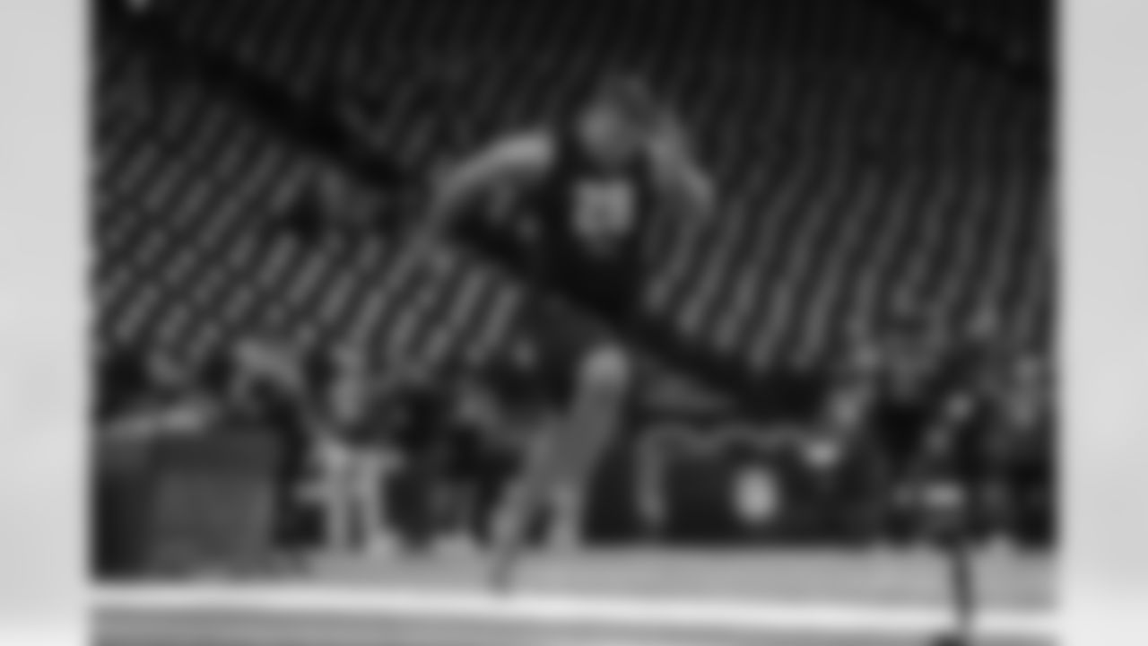 0Boston College offensive lineman Alec Lindstrom (28) runs the 40-yard dash during the 2022 Scouting Combine on Friday, March 4, 2022 in Indianapolis, Indiana. (Kevin Sabitus/NFL)