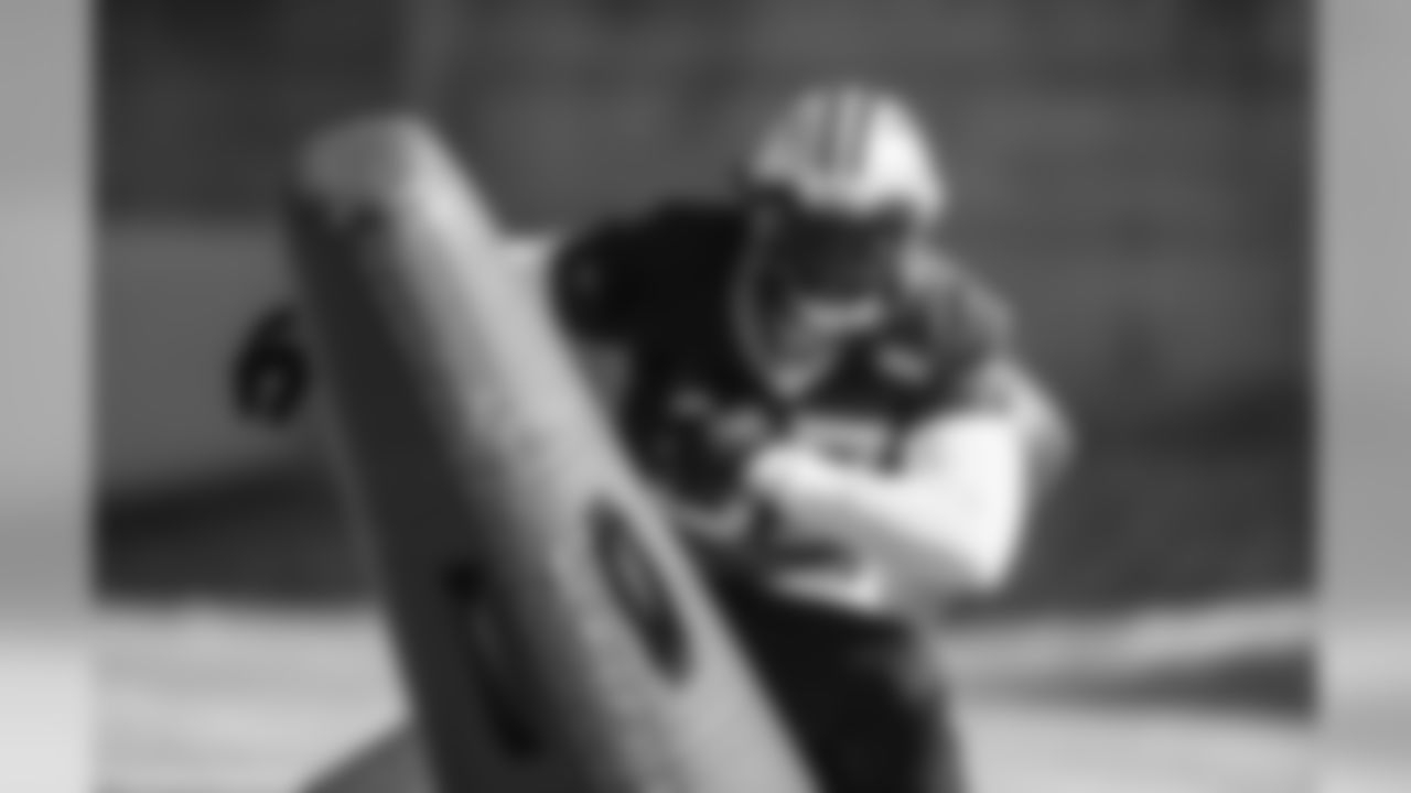 DE Mario Addison