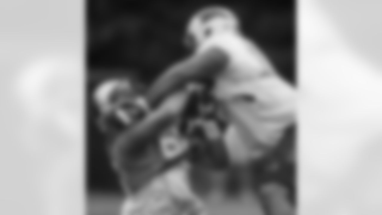 DE Wes Horton and T Daryl Williams