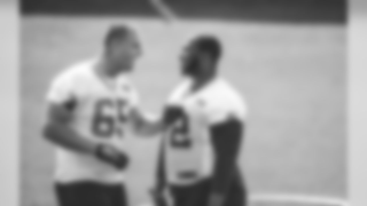 DE Chas Alecxih and DT Eric Crume