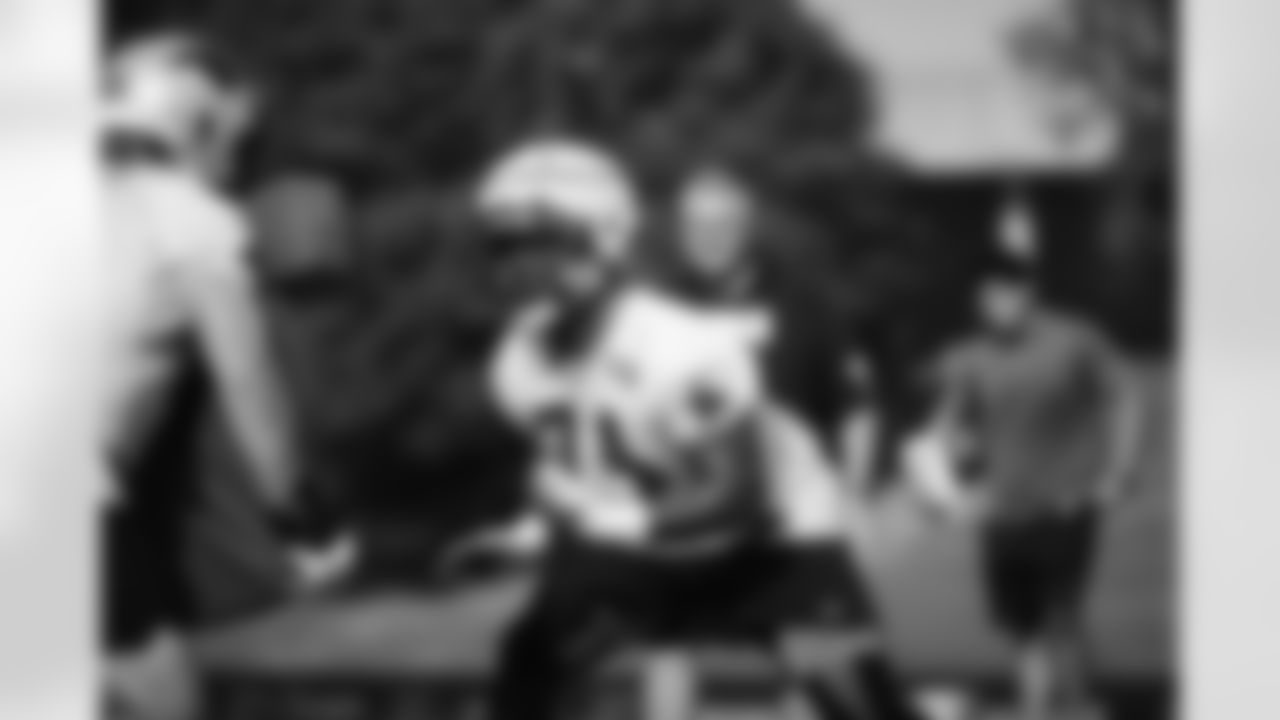 DX3_8073