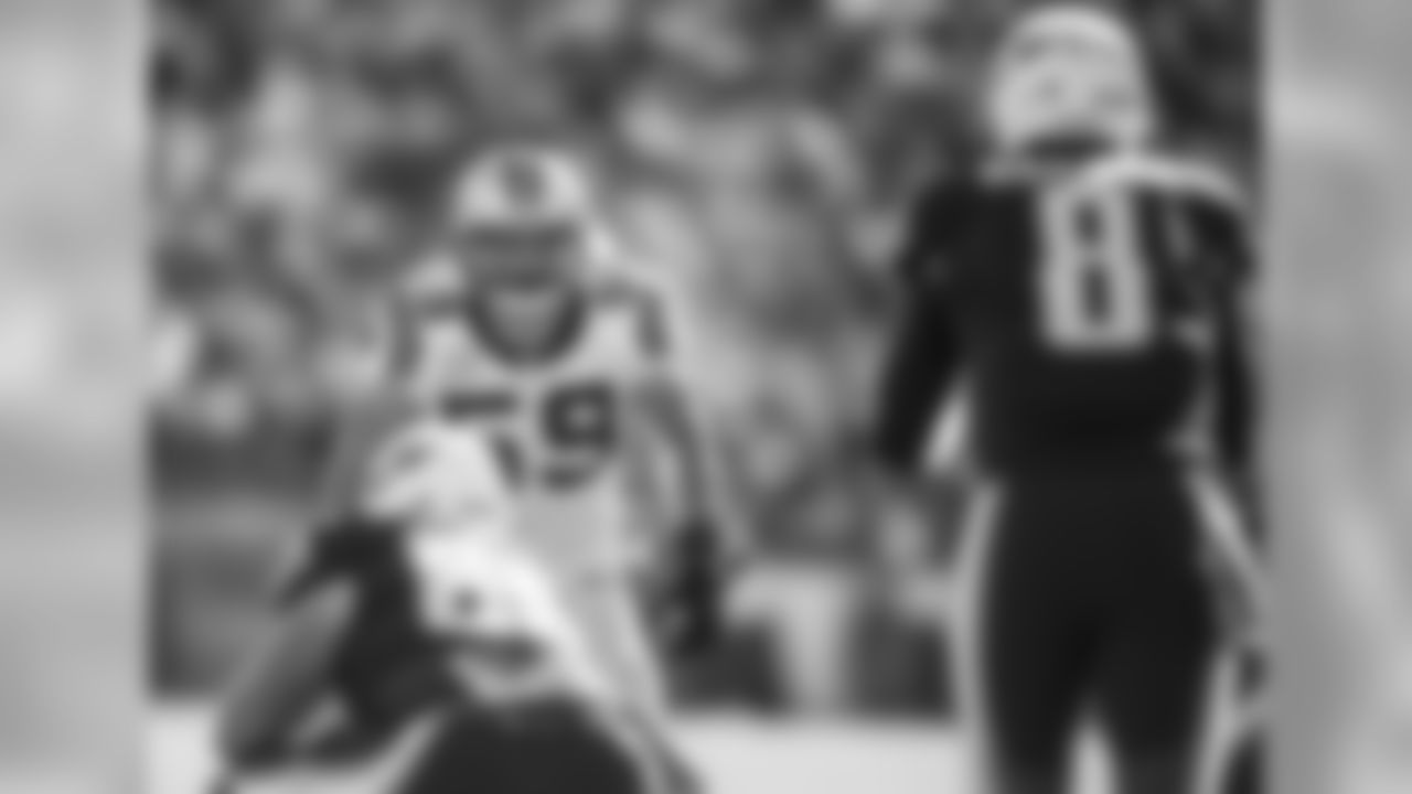 LB Luke Kuechly
