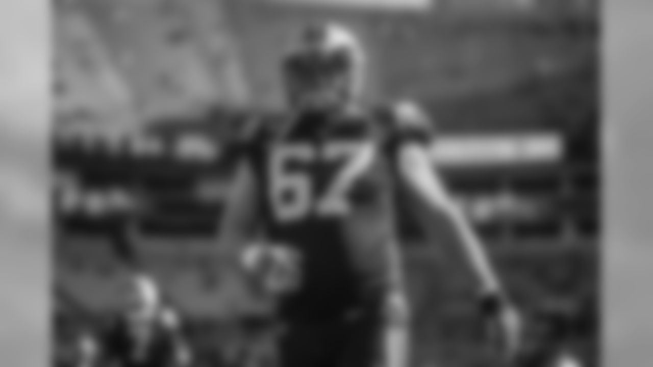 2018_12_23 CARvsATL warm ups 1185