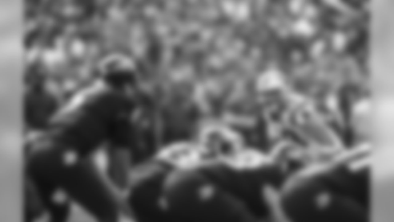 LB Luke Kuechly