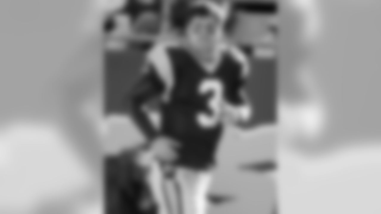 Carolina Panthers' Matt Moore (3) jogs off the field after being injured in the first half of an NFL football game against the New Orleans Saints in Charlotte, N.C., Sunday, Nov. 7, 2010. (AP Photo/Mike McCarn)