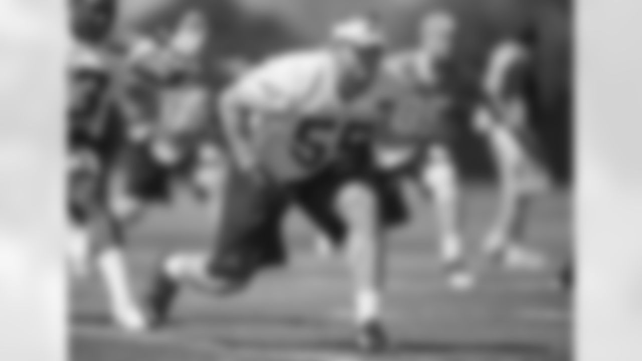 LB David Mayo
