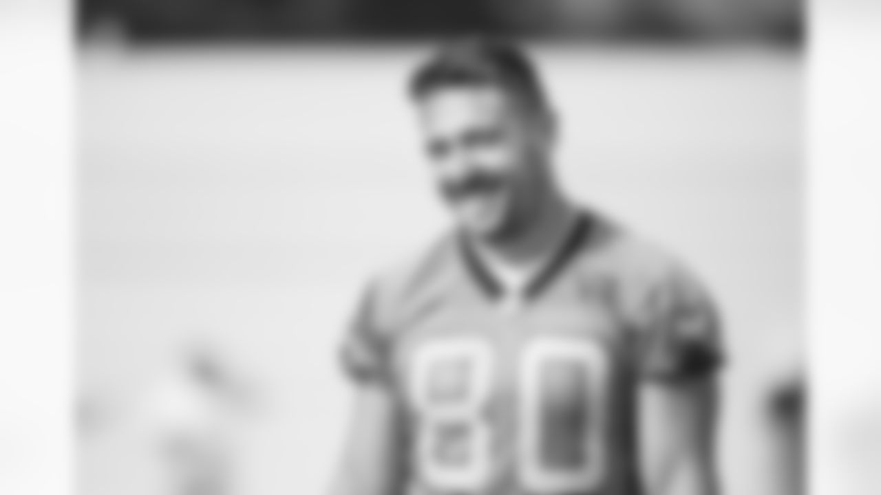 TE Scott Simonson