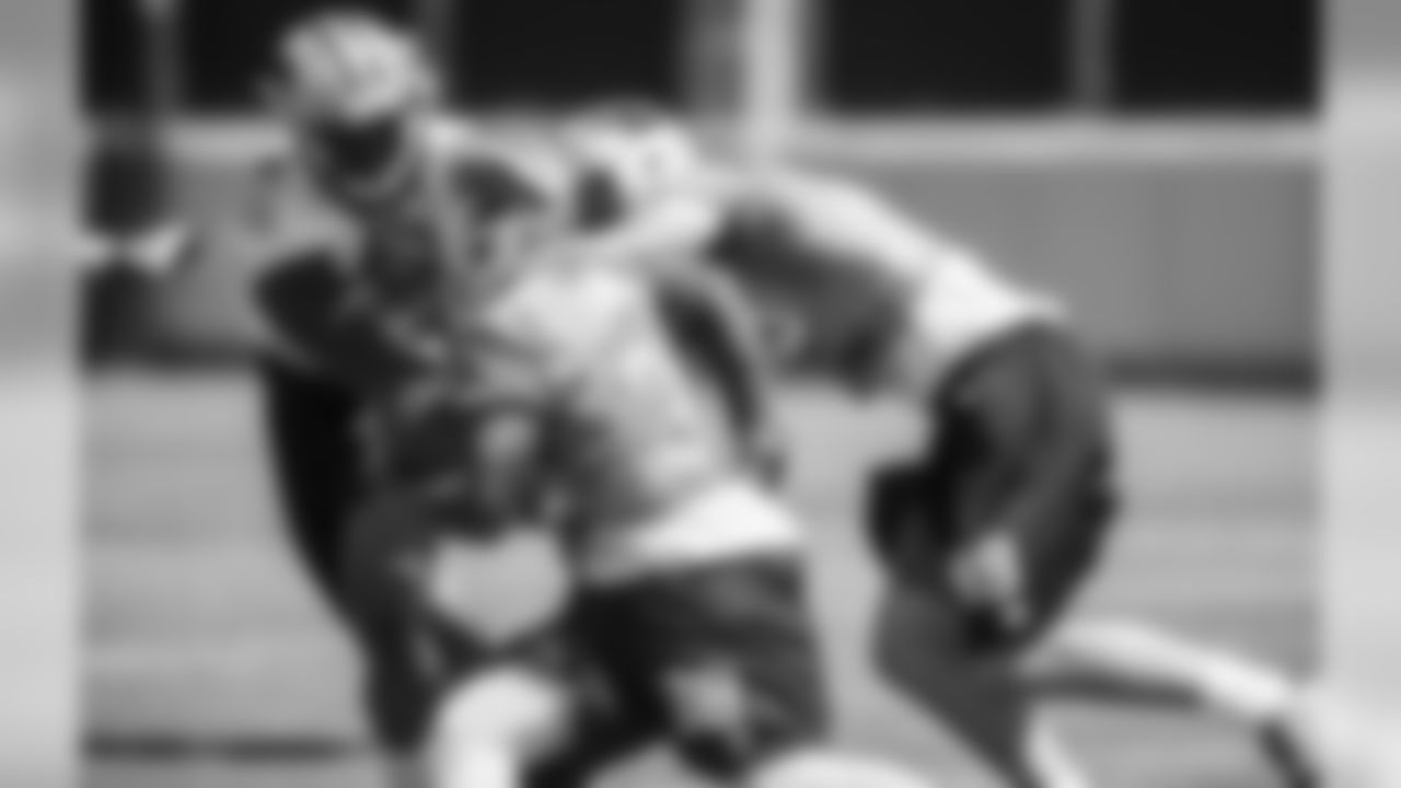 RB Jalen Simmons (38)