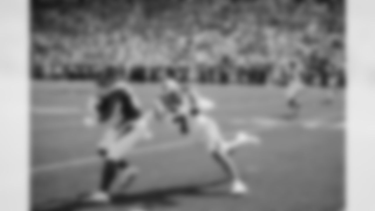 View the best photos from the field, pre-game and post-game between the Panthers and Jets in Week 1.