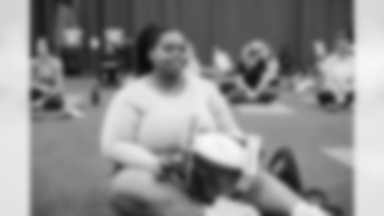230419 InspiHER Yoga -137