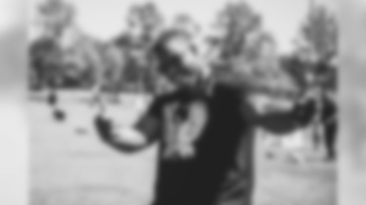190424JonathanStewartPlay60_328