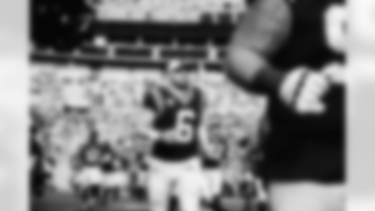 QB - 6 - Baker Mayfield