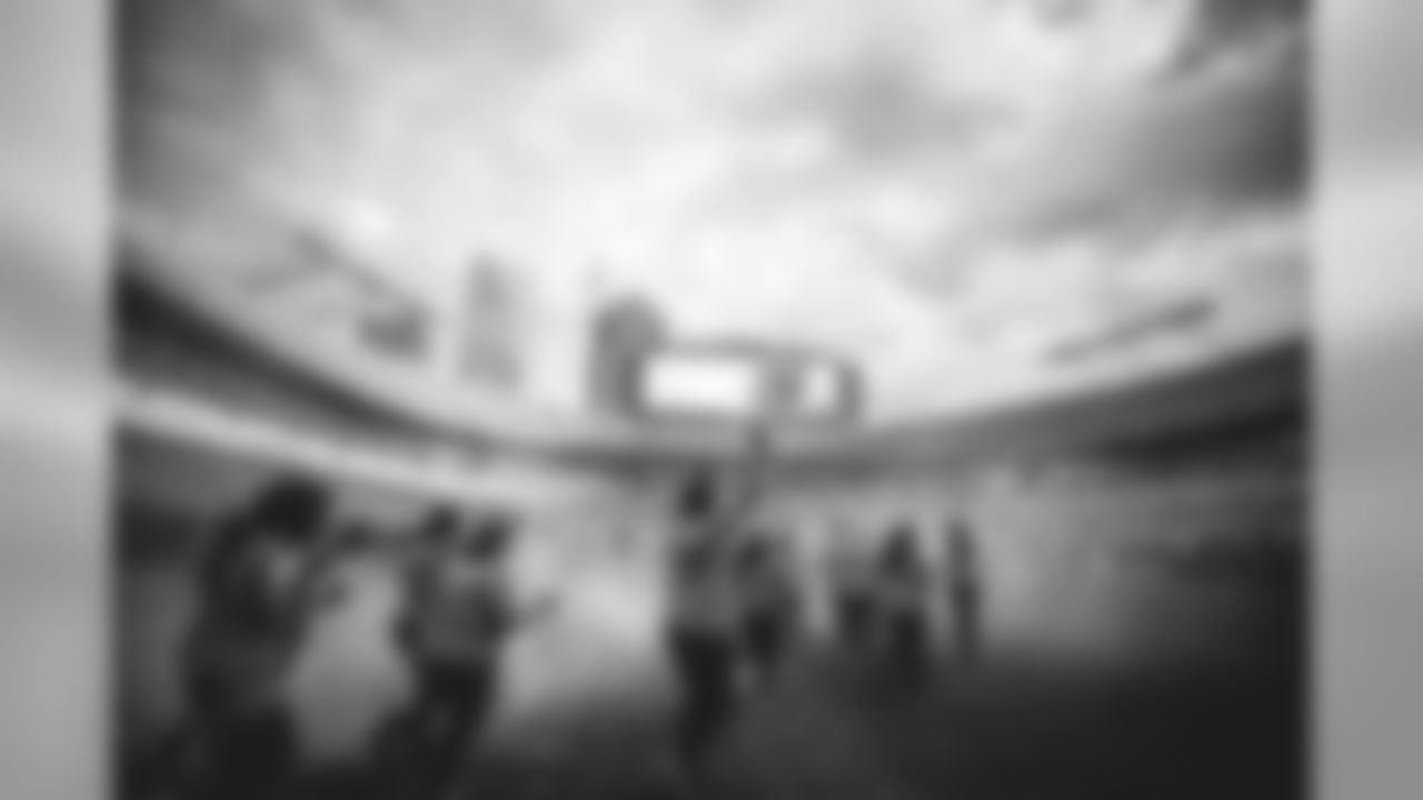 E_1D2_2983