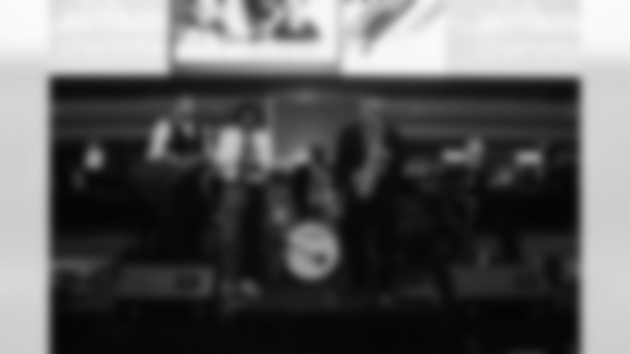 23031 Turn the Night Blue-056