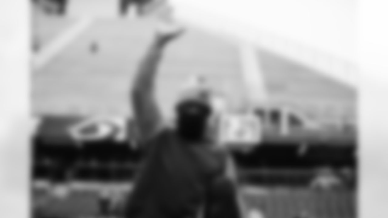 221211 Panthers at Seahawks-244