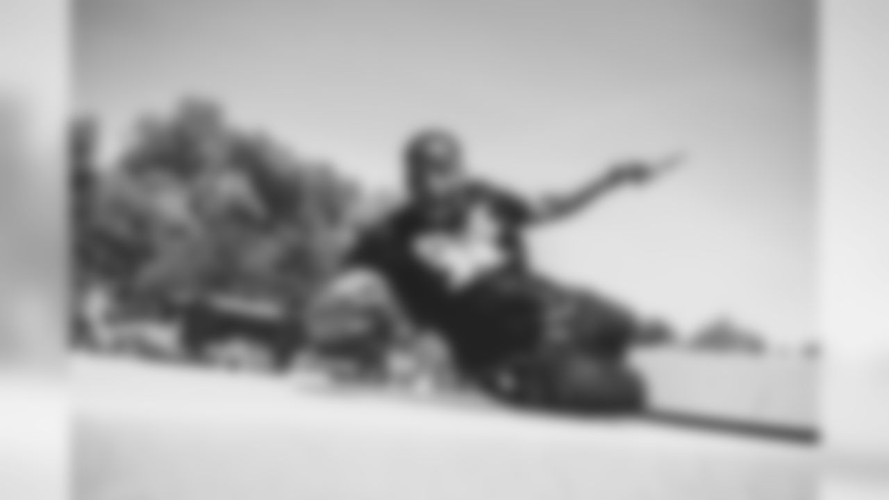 190424JonathanStewartPlay60_540