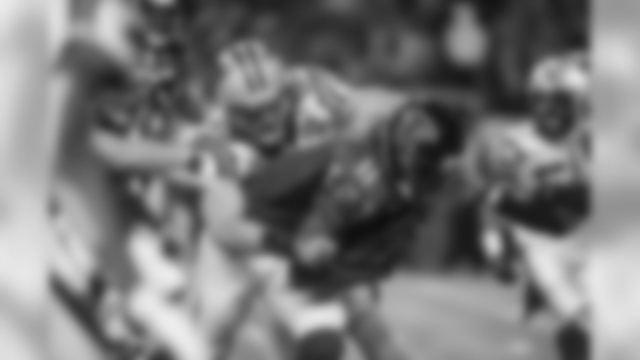 LB Luke Kuechly