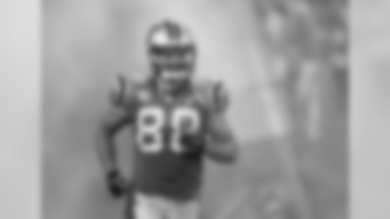 TE Greg Olsen