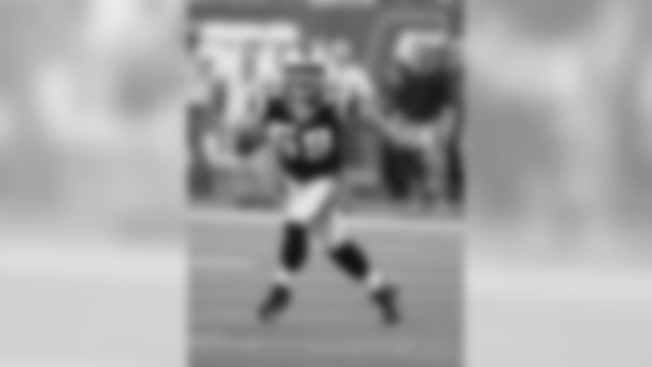 LB Luke Kuechly