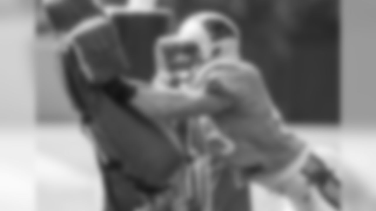 LB Luke Kuechly