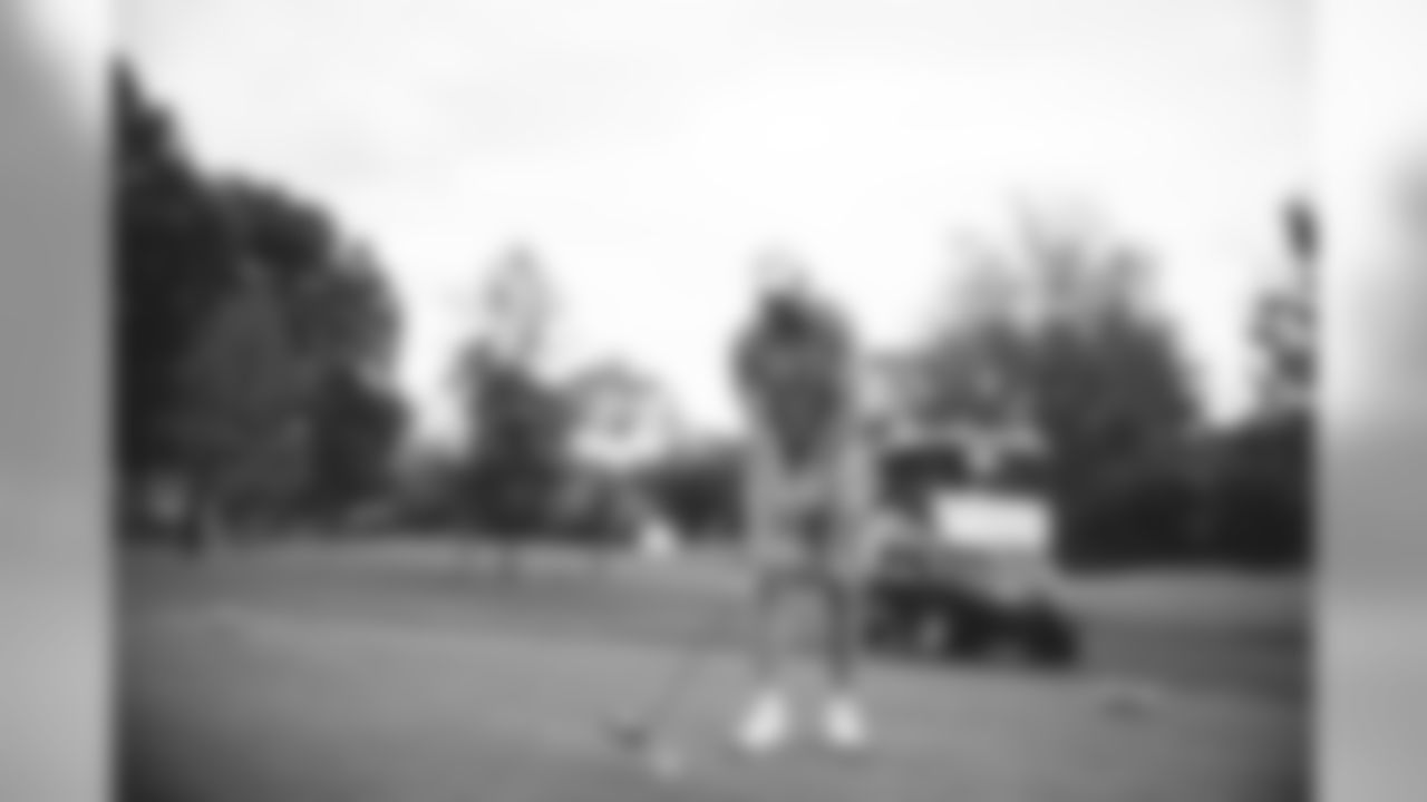 E_1D2_1409