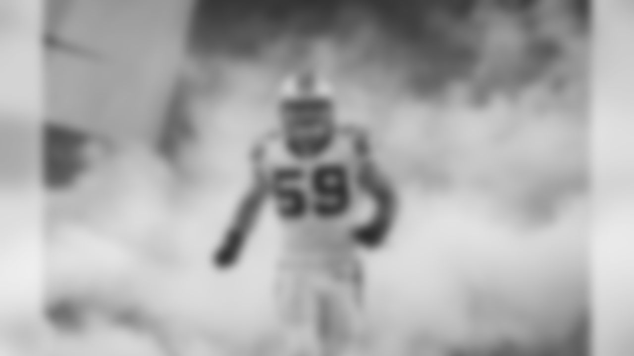 LB Luke Kuechly