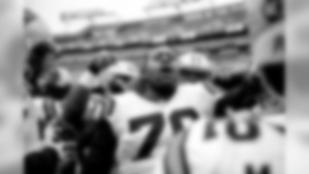 Trai Turner breaks the team down before the game against Washington on Sunday, Oct. 14, 2018 at FedEx Field in Landover, MD.