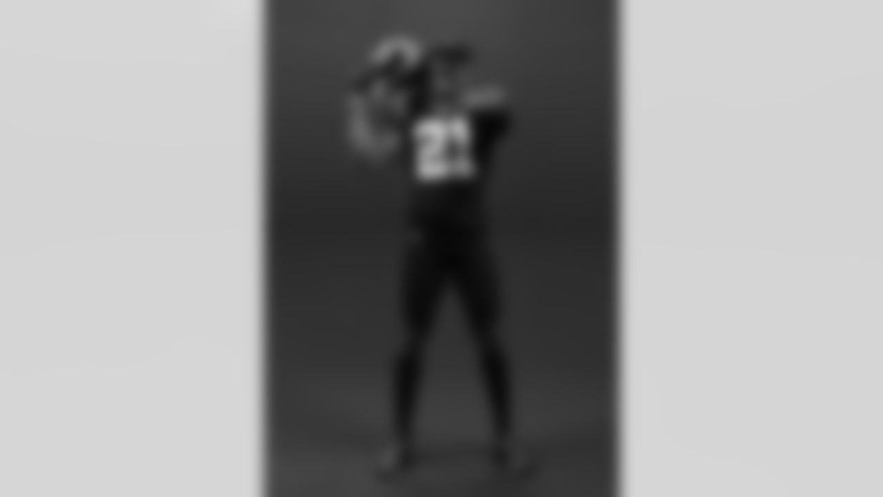 2022 Panthers black helmets and uniforms
