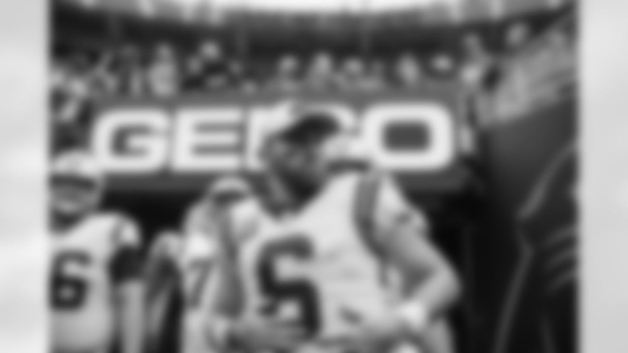 QB - 6 - Baker Mayfield