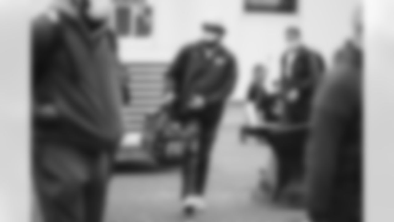 E_1D3_9870