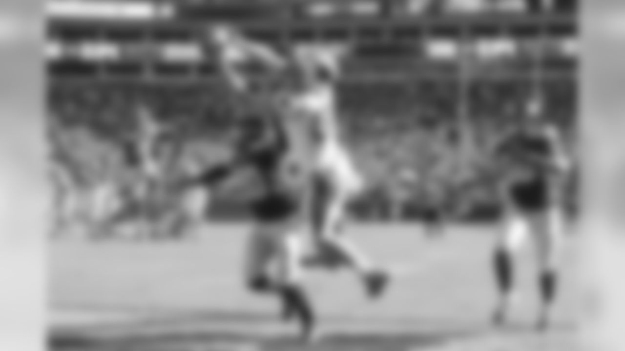 TE Greg Olsen