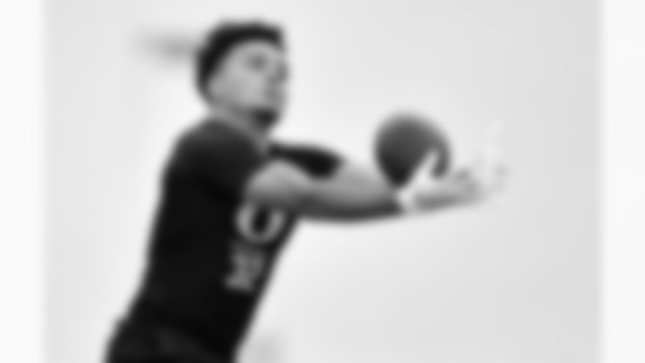 Oregon defensive back Jordan Happle make a catch during Oregon's NFL Pro Day, Friday, April 1, 2022, in Eugene, Ore. (AP Photo/Andy Nelson)