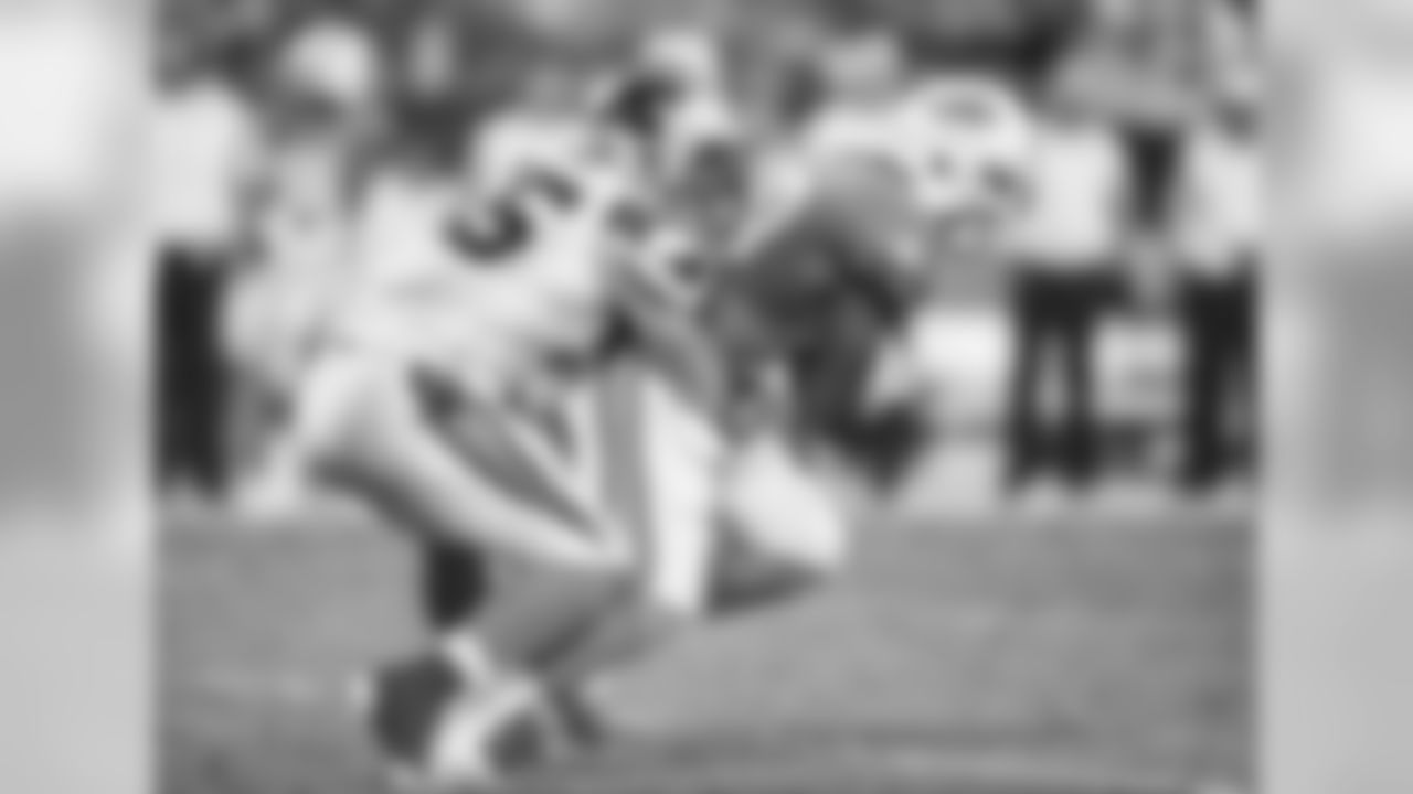 LB David Mayo