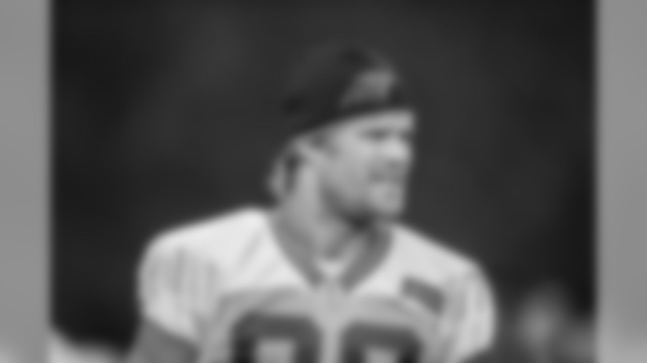 TE Greg Olsen