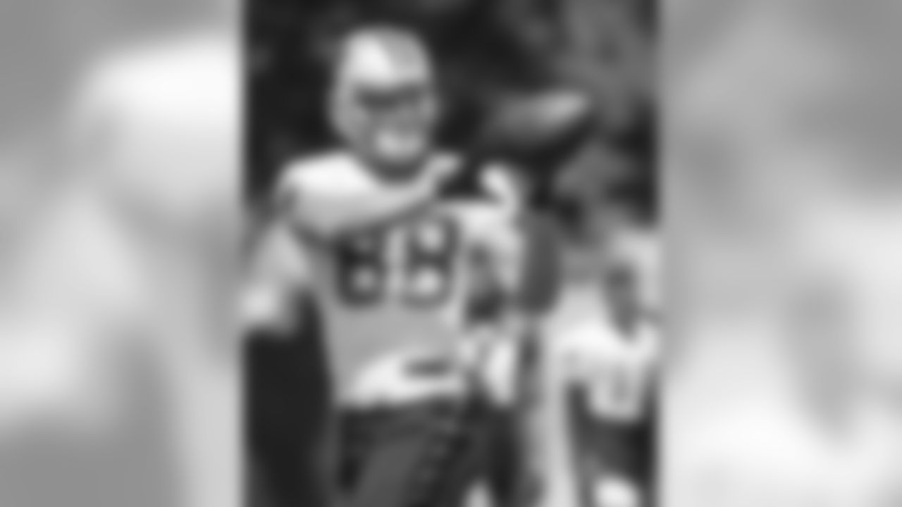 TE Greg Olsen