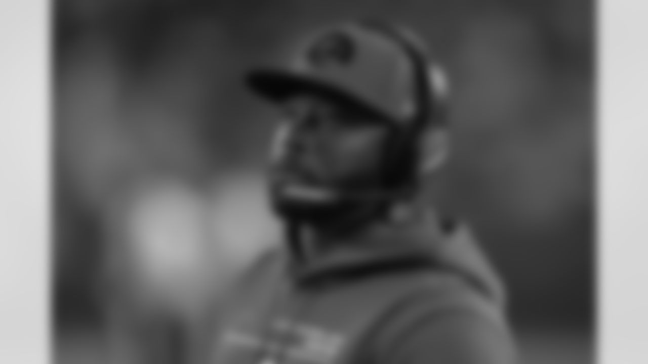 Los Angeles Rams running back coach Thomas Brown during an NFL football game against the San Francisco 49ers in Santa Clara, Calif., Monday, Nov. 15, 2021. (AP Photo/Tony Avelar)
