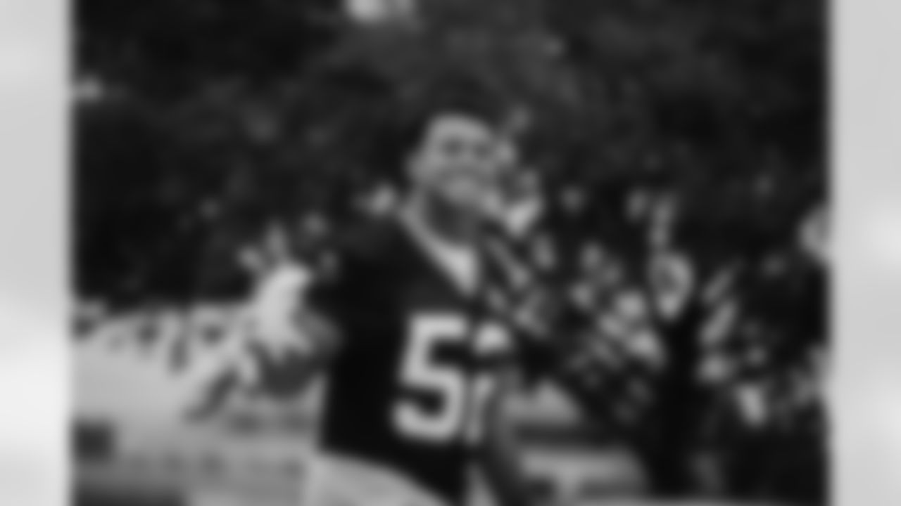 LB - 52 - Isaiah Graham-Mobley
