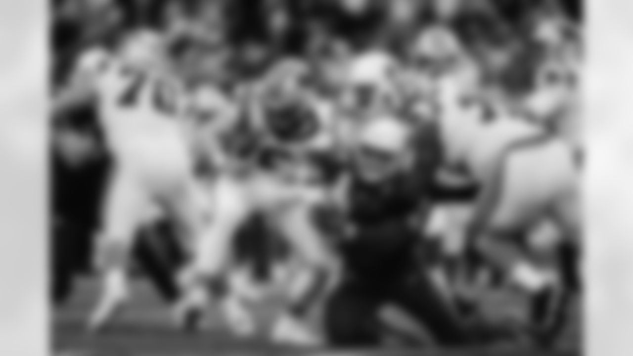 QB - 6 - Baker Mayfield