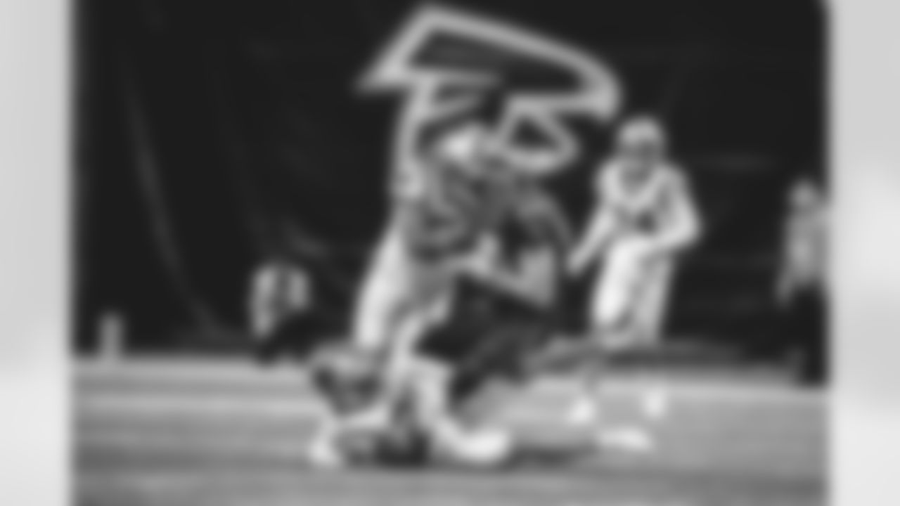 Shaq Thompson, 2020 Walter Payton Man of the Year nominee