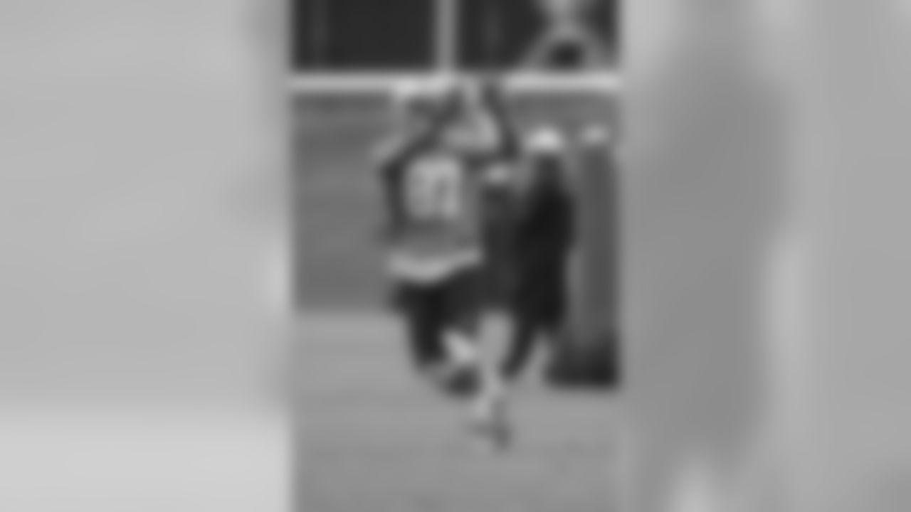 WR Domenik Hixon