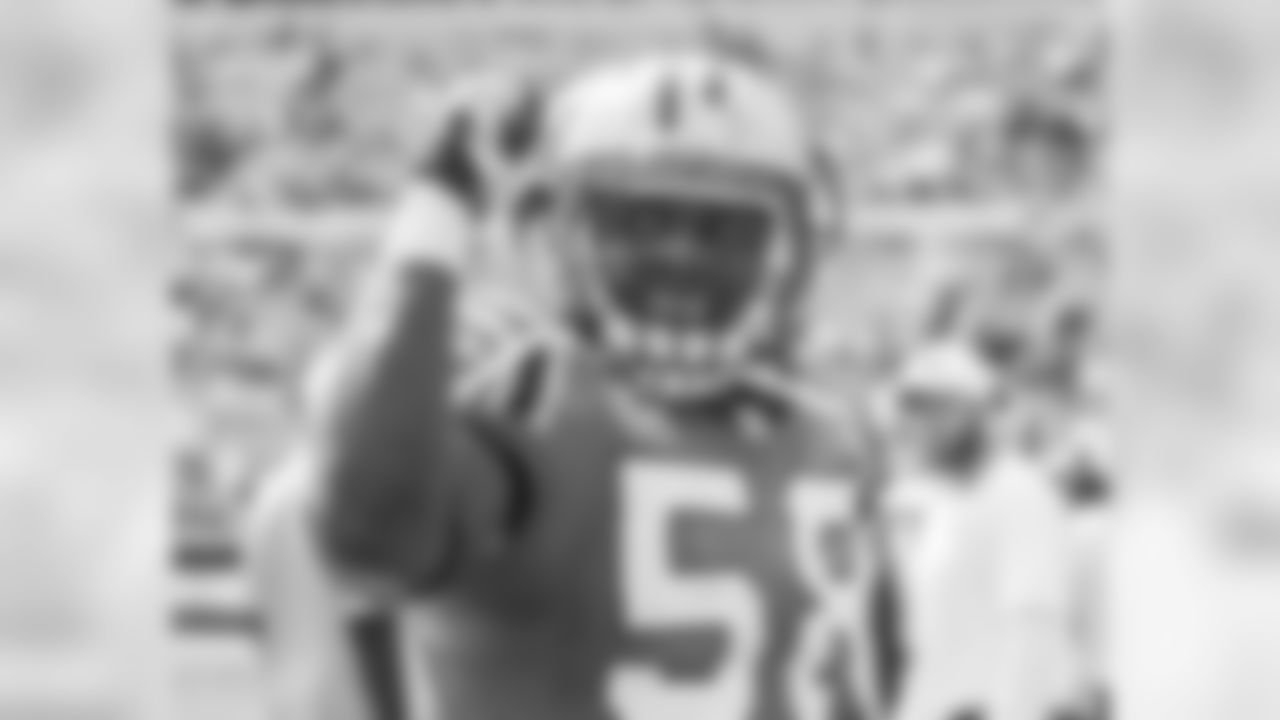 LB Thomas Davis, Sr.
